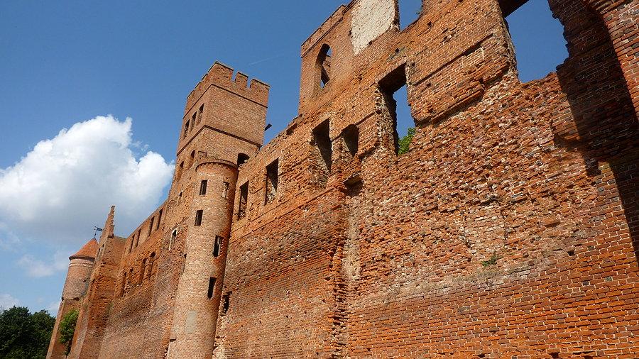 Zamek w Szymbarku ( XIV w. )