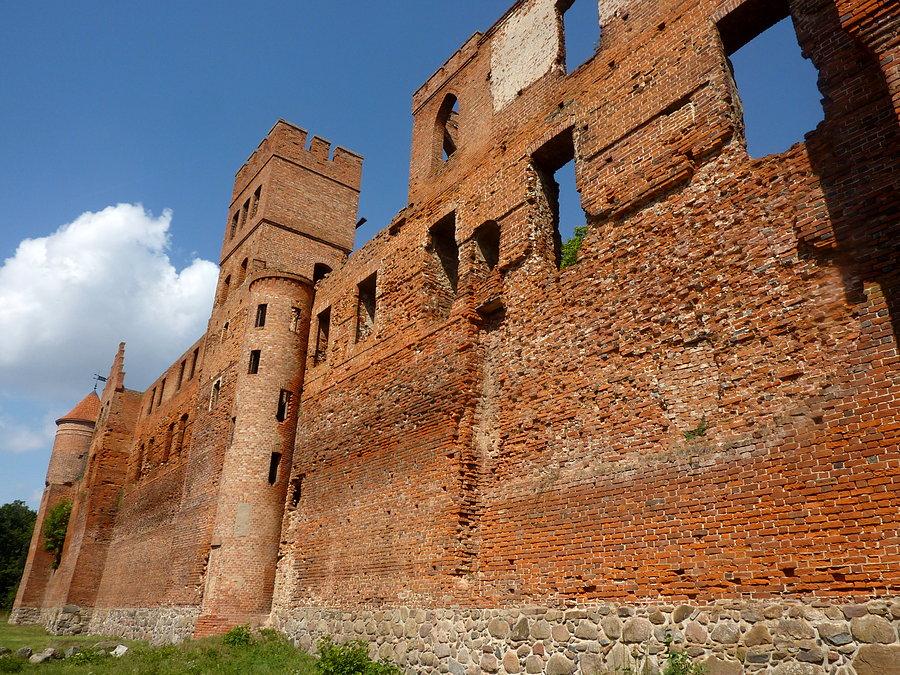 Zamek w Szymbarku ( XIV w. )