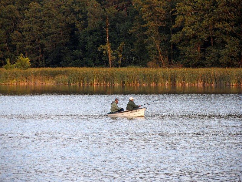 Rybacy na Jeziorze Stęszewskim