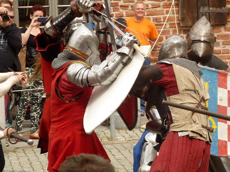 Na olsztyńskim rynku starli się rycerze