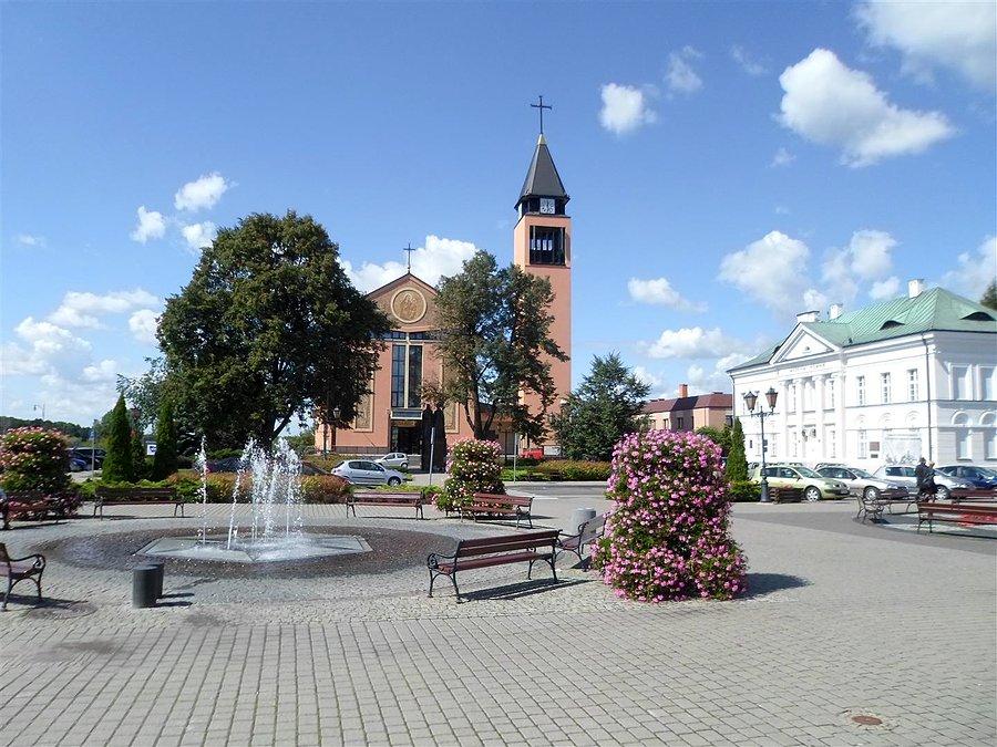 Rynek i kościół w Sochaczewie