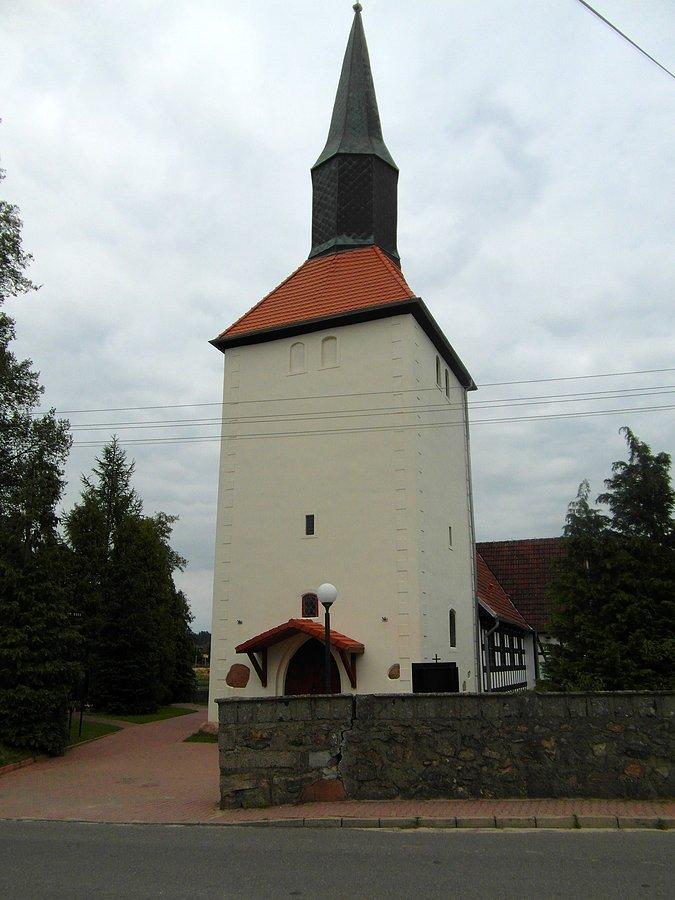 Kościół w Dębnicy Kaszubskiej