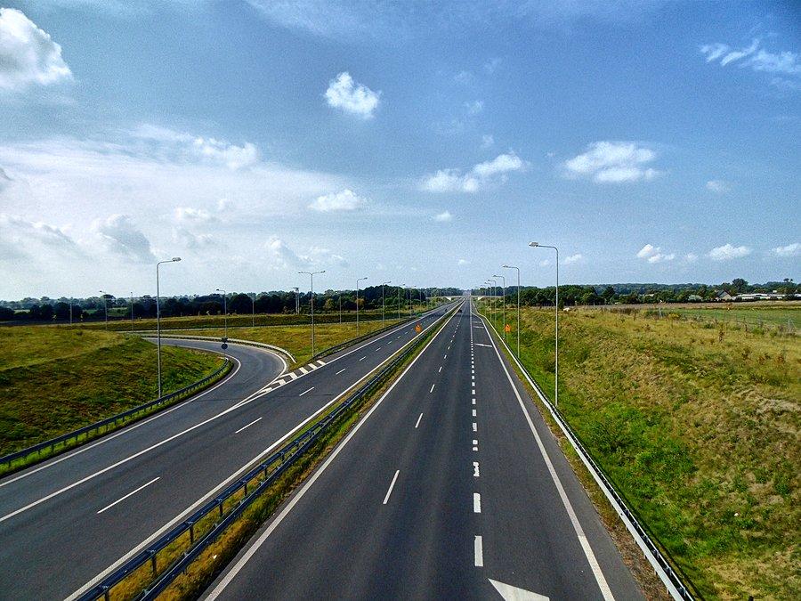 Nad drogą nr 10 adę w kierunku Tychowa