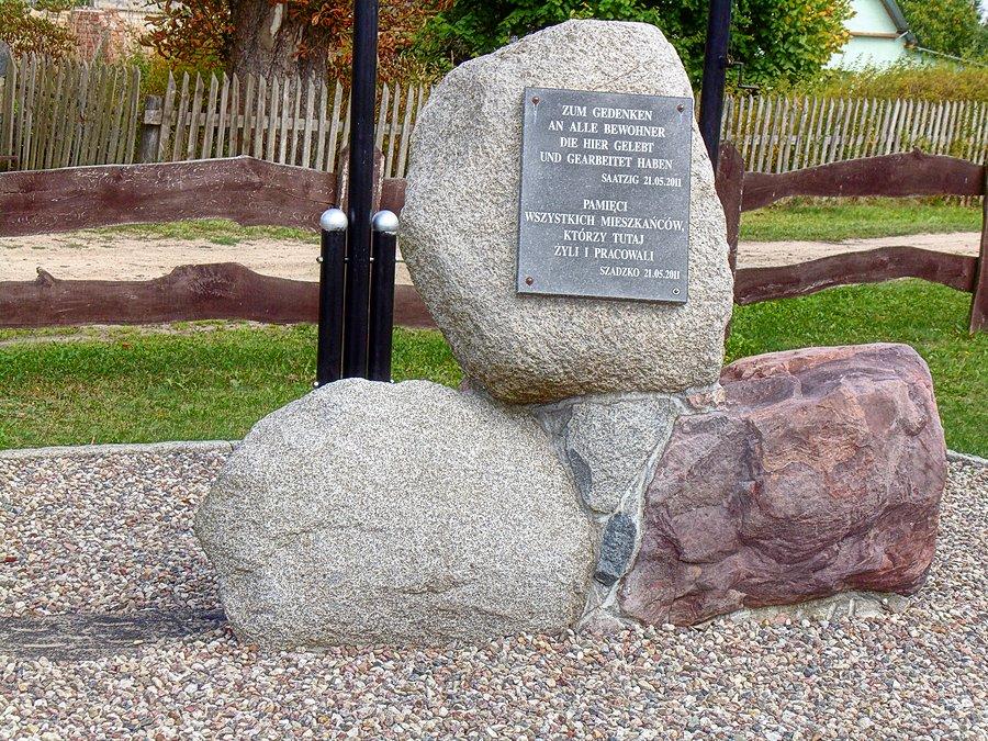 Obelisk poświęcony ofiarom I WŚ w Szadzku