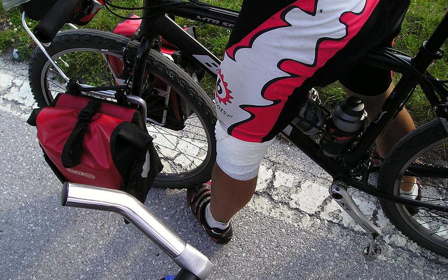Musiałem coś robić z bolącym kolanem. Pomogło częściowo