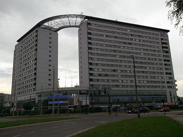 Dom Wschodzącego Słońca, 60m