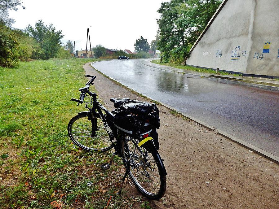 W drodze powrotnej do Tczewa. Złapał mnie deszcz w Lisewie