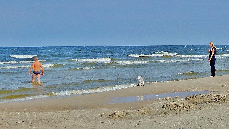 Plaża w Jantarze. Są nawet chętni na kąpiel. Ja tylko pomoczyłem nogi,też było fajnie