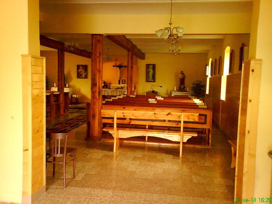 Schludne i pachnące (naprawdę!) wnętrze kościoła-obory