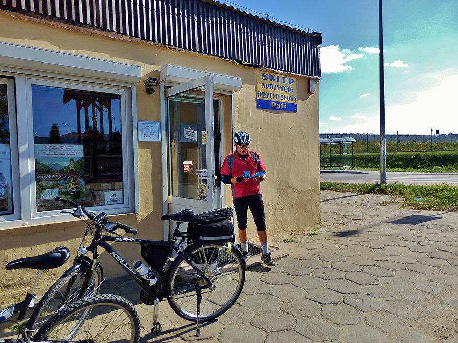 Wycieczka po lasach kociewskich. Postój na lody - Wedkowy