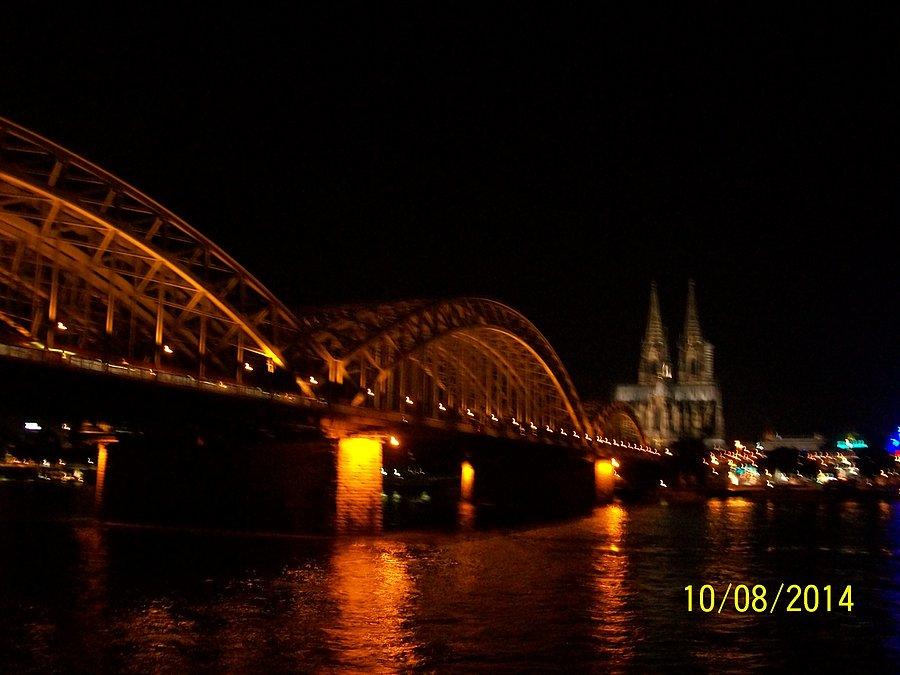Katedra i most(Hohenzollernbrücke) nocą