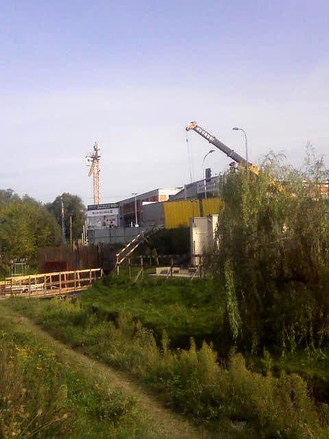 Niezbyt energiczna budowa nowego mostu w ciągu ulicy Wojska Polskiego
