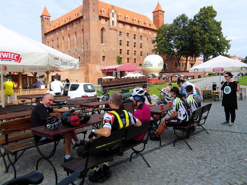 W oczekiwaniu na zbiórkę i dalszą podróż