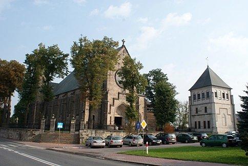Kościół romański z XII, XV, XIXw. w Żarnowie