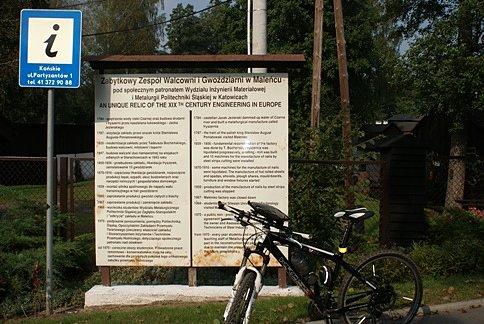 Tablica informacyjna przed Muzeum Techniki