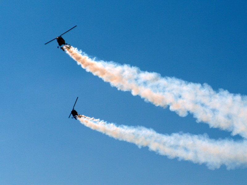 Małe helikopterki- dużo dymu