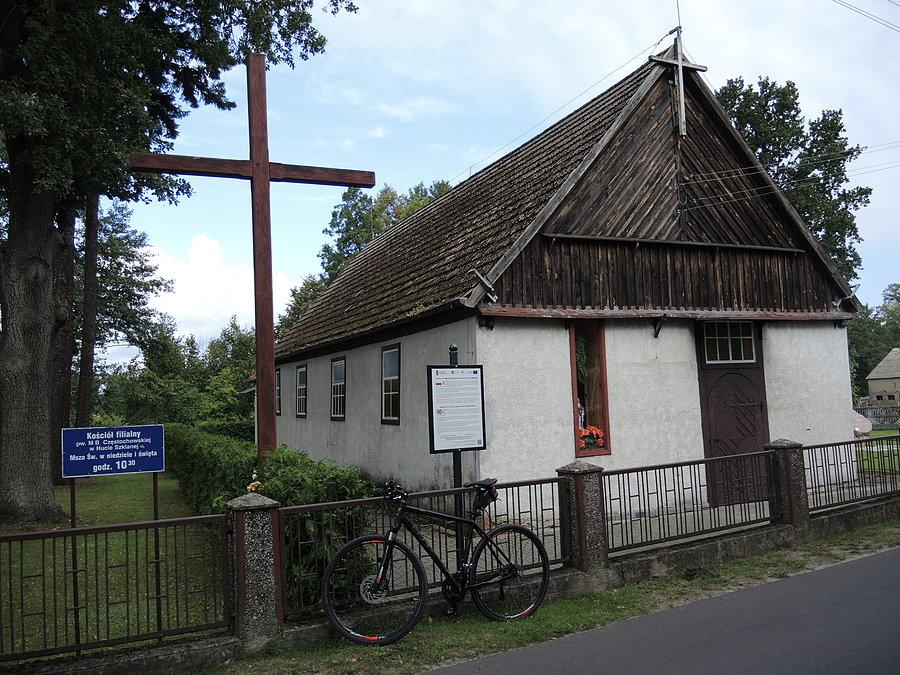 Kościół poewangelicki pw. Matki Boskiej Częstochowskiej z 1774 r. w Hucie Szklanej