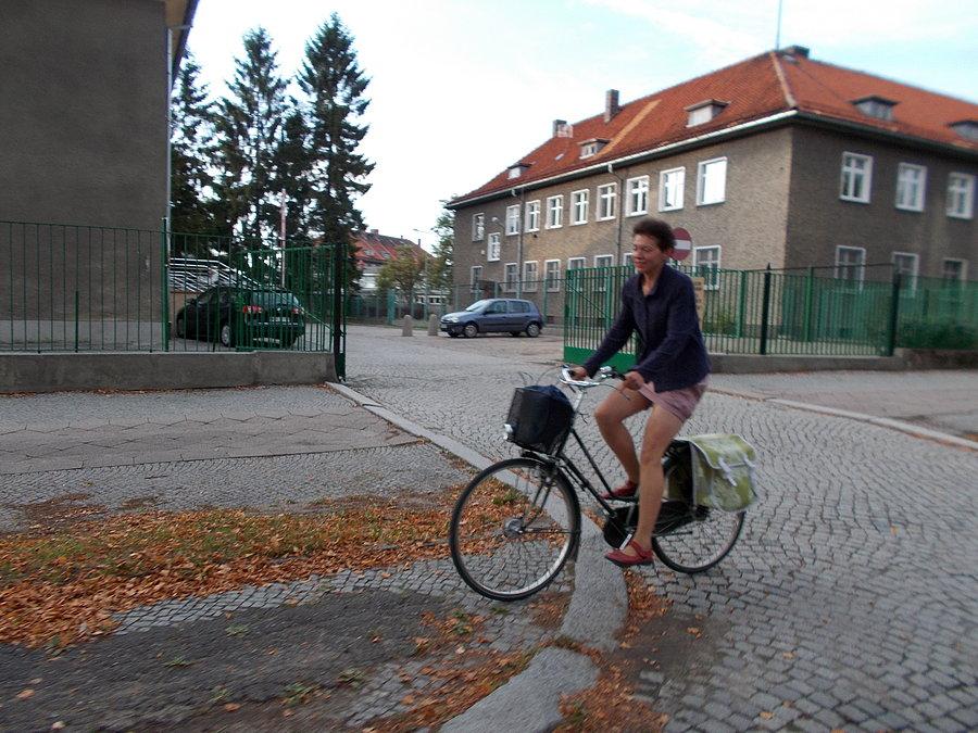 Elbląska rowerzystka na Królewieckiej