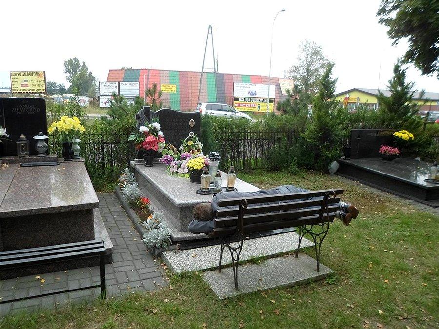 "Tak zwyciężców zwyciężył w końcu sen, brat śmierci." Radzymin