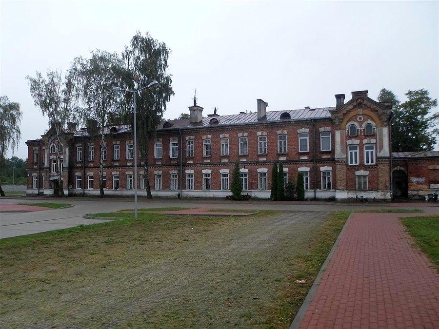Budynek koszarowy ul. Polskiej Organizacji Wojskowej, Legionowo