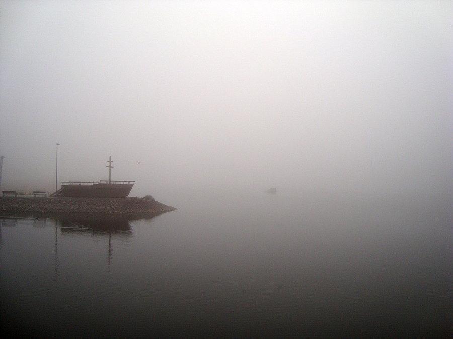 Mgła nad jeziorem