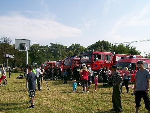 Istotnym elementem każdych uroczystości gminnych są występy i pokazy druhów z OSP,którzy licznie stawiają się i do kościoła na rezurekcję jak i na dożynki