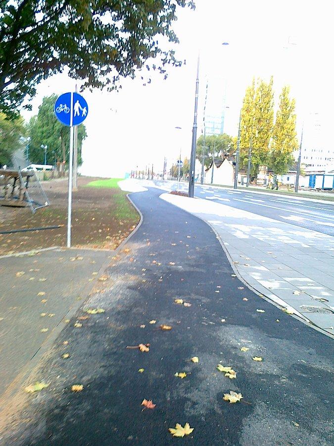 Zadbali tez o nas. Wreszcie asfaltowa ddr