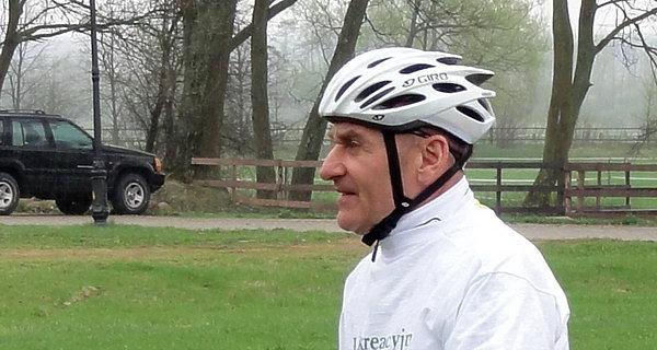 "Dla rowerzystów nie ma złej pogody. Jest dobra i bardzo dobra. Dzisiaj jest dobra" powiedział przed startem Czesław Lang