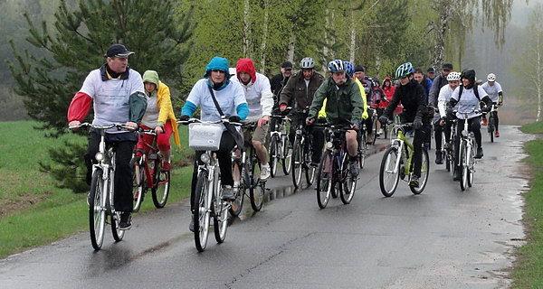 Uczestnicy I Rekreacyjnego Rajdu Rowerowego Szlakiem Nadbużańskich Dworów