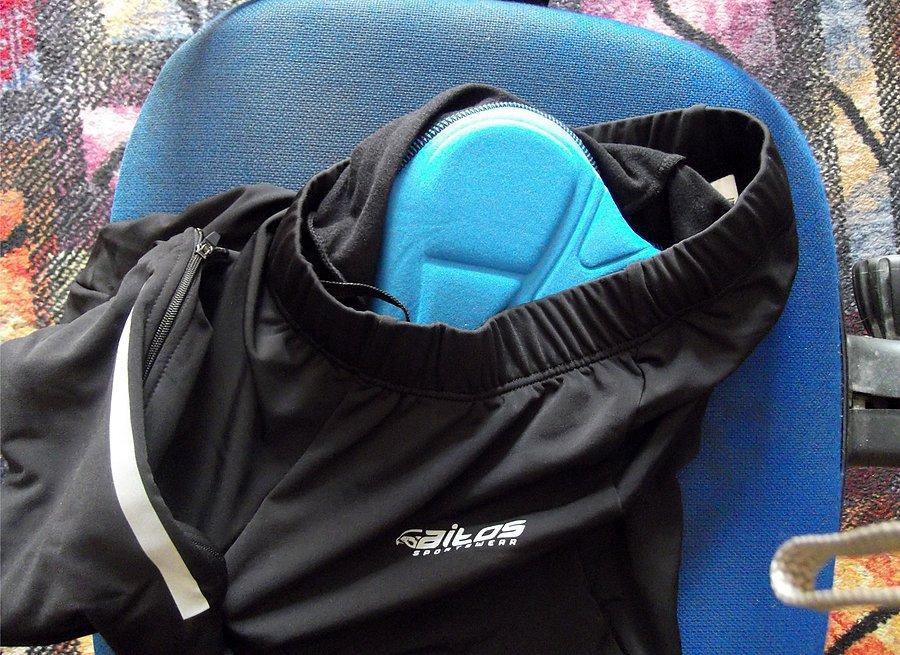 Długie spodnie Aitos, dzisiaj w nich jechałem, super materiał i wkładka która mi pasuje jak żadna inna