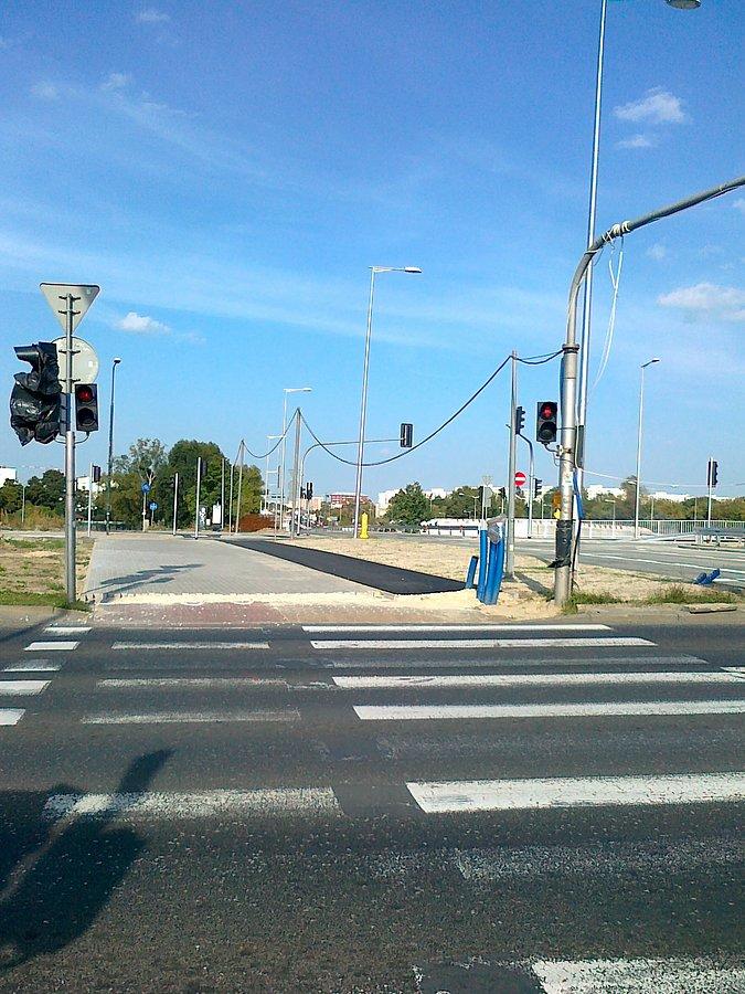To nowy fragment ddr na skrzyżowaniu Maczka z trasą AK
