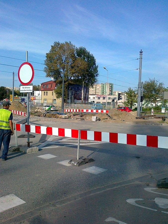 Zamknęli dziś wyjazd z Dywizjonu 303 na Powstańców. Tramwaje z Bemowa też nie jeżdżą