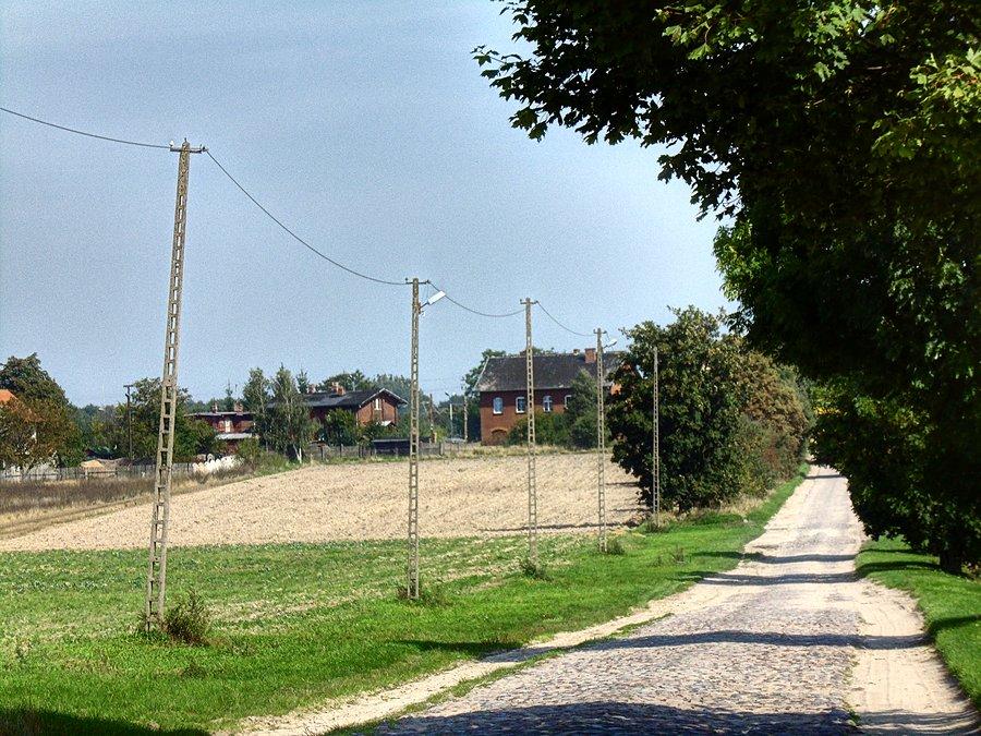 Droga z Kolina do zabudowań stacji kolejowej