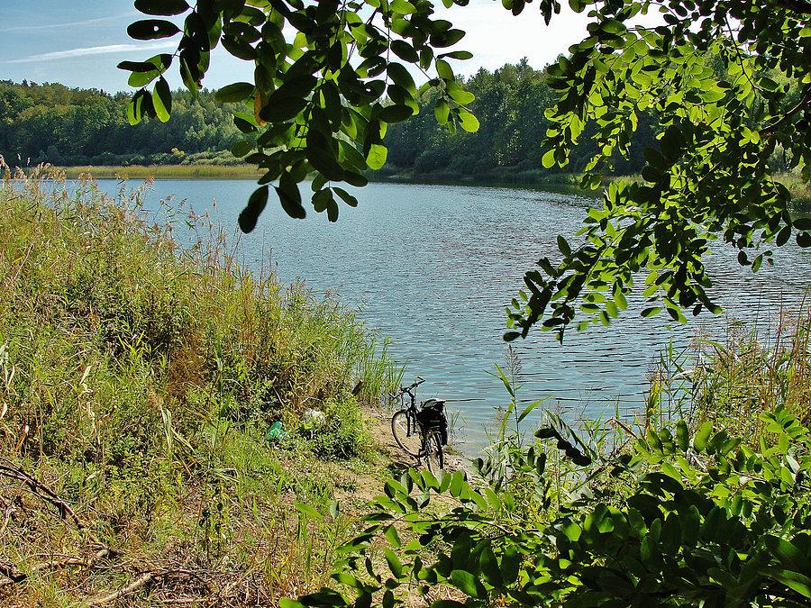 W drodze do Starogardu. Nad jeziorem Borówno Małe