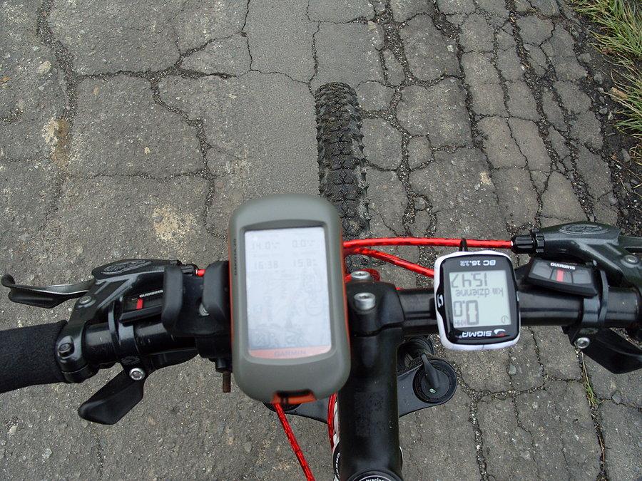 Pytanie konkursowe z nagrodami !. Co tu jest nie halo ;). Na prawidłowe odpowiedzi czekamy do następnego wyjazdu ;) nagroda zimny mokry browarek ;)