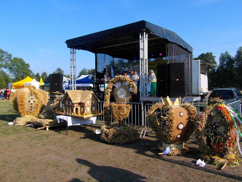 Dożynki w Piaskowcu-z pszczółką