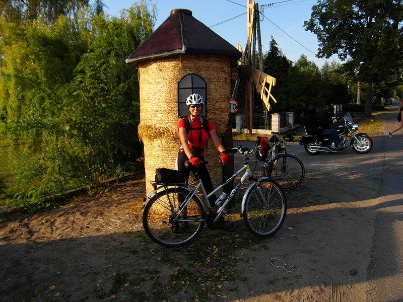 Dożynki w Piaskowcu-z pszczółką