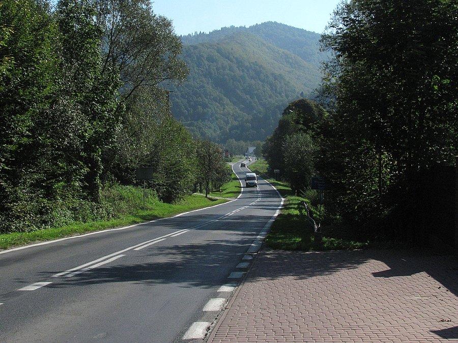 Dłuższa prosta pod górami
