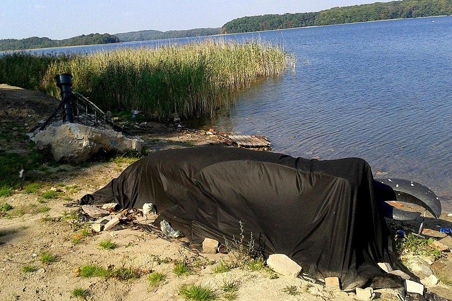 Rak pod plandeką w Ińsku
