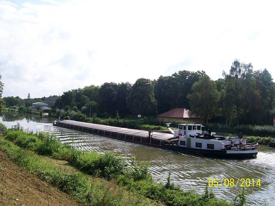 Pierwsza barka na kanale