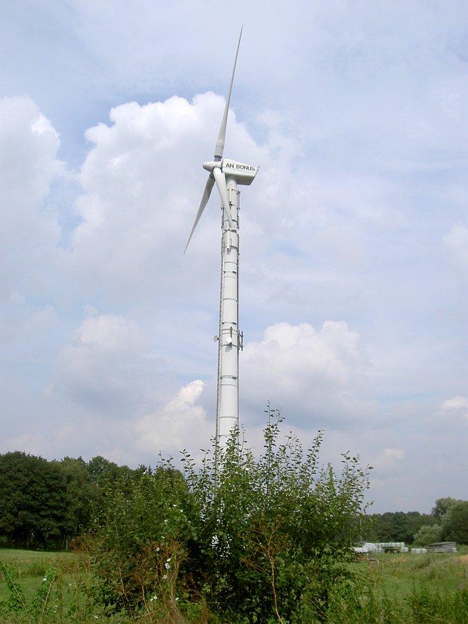 Elektrownia wiatrowa 200m od zabudowań i nikomu nie przeszkadza