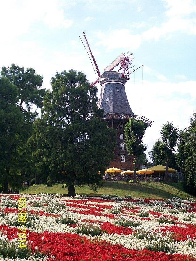 Kolejny wiatrak typu Holenderskiego w Bremen