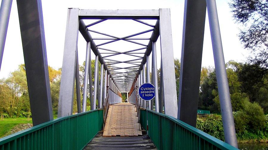 Kładka nad Odrą w Antosovicach