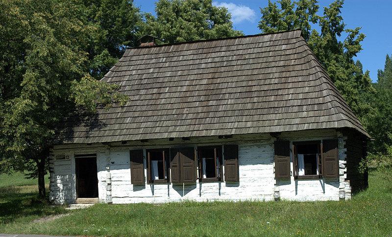 Kolejna chałupka ze skansenu w Chorzowie