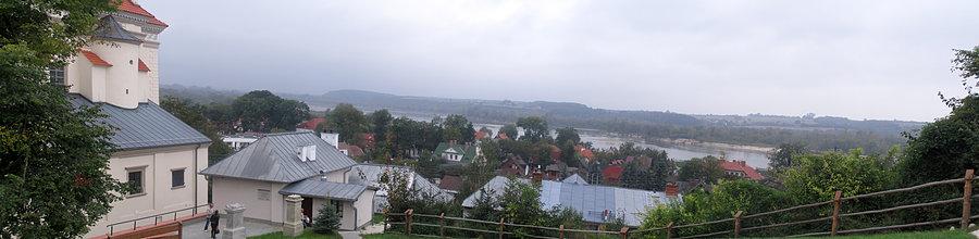 Panorama Kazimierza Dolnego ze wzgórza zamkowego