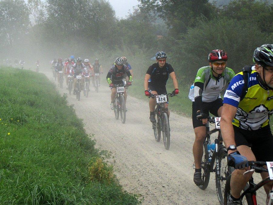 Mazovia MTB Kazimierz Dolny - pierwsza prosta w kurzu