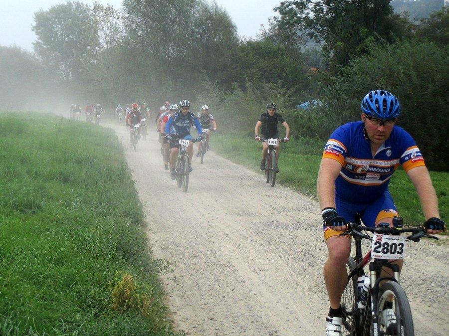 Mazovia MTB Kazimierz Dolny - pierwsza prosta w kurzu