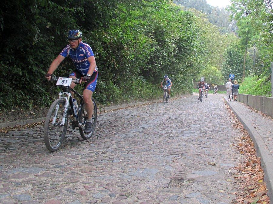 Mazovia MTB Kazimierz Dolny - pierwsza stromizna ulicy Zamkowej (15.5%/100 m)