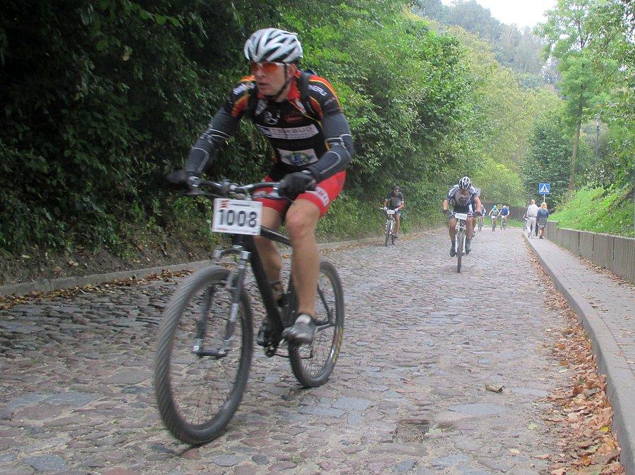 Mazovia MTB Kazimierz Dolny - pierwsza stromizna ulicy Zamkowej (15.5%/100 m)