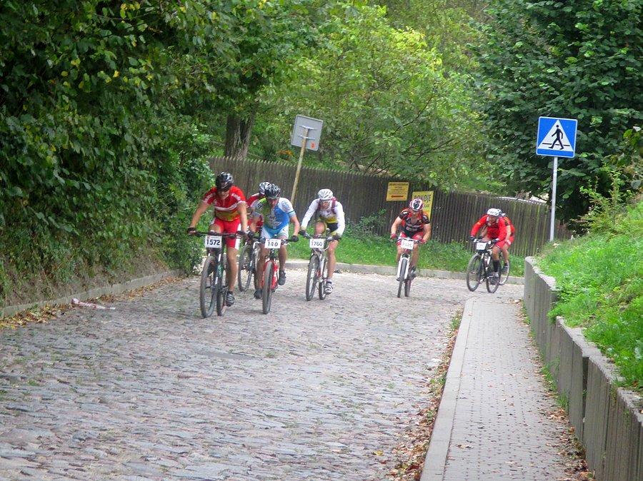 Mazovia MTB Kazimierz Dolny - pierwsza stromizna ulicy Zamkowej (15.5%/100 m)